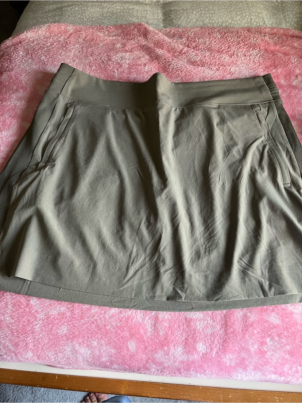 Women’s lightweight skort